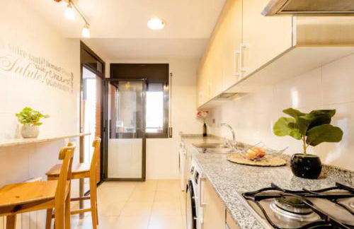 Apt.p/5 15min from Barcelona and Beaches W/Terrace - Photo 7