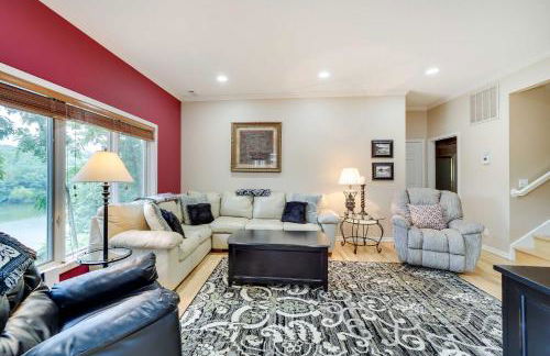 Home in Bella Vista with Deck and Lake Windsor Views! - Foto 14