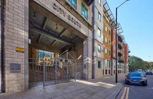 Luxury 2-Bed Penthouse In Deansgate I Free Parking - Foto 39