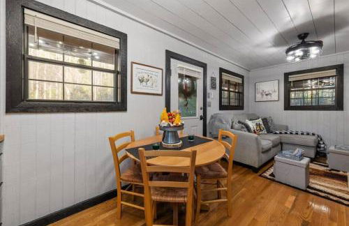 TNT II - Creek Front, Hot Tub, Fire Pit - Foto 7