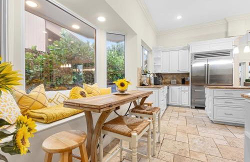 Near the Beach • Pool & Jacuzzi • Waterfront Villa - Foto 36