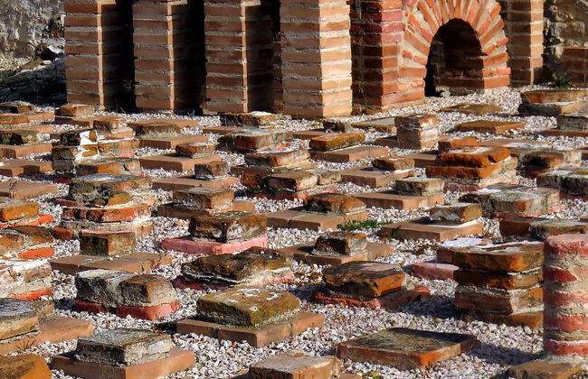 Tour in Alcalá de Henares - Photo 1