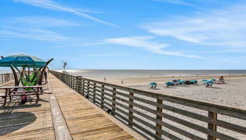 Brand new home with open layout, office, & great location - dog-friendly - Photo 2