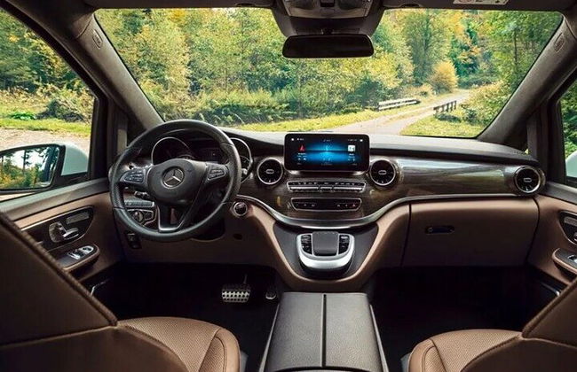 Arrivo in furgone di lusso dall'aeroporto di Sharjah SHJ alla città di Sharjah - Foto 3