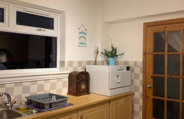 3 bedrooms house with free parking in a quiet area - Photo 26