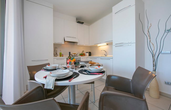 Vista di Maccagno Fantastico Pool - Foto 16