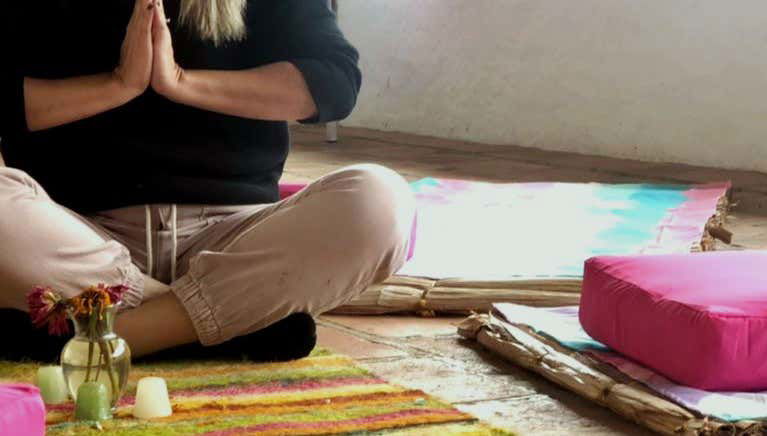 Séance d'aromathérapie et de méditation au domaine Tierra Activa