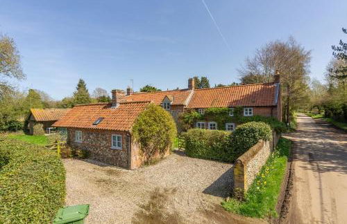 Field Row - Photo 36