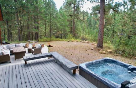 Camp 95 - Stunning Mountain Home - 4.5 Acres - Views - Hot Tub - Pet friendly - Private - Photo 28