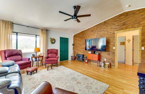 Peaceful Nutrioso Cabin Retreat with Mountain Views! - Foto 5