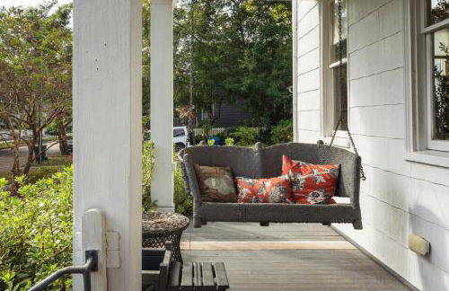 Historic 1897 Bill Murray House, DT Charm, Game Room and Parking - Foto 37