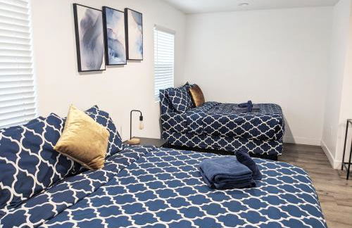 Wonderful 3 Bedroom Home Perfect for Getaway - Photo 19