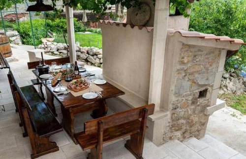 Stone House Lola - Two Bedroom Holiday Home - Photo 9