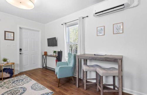 Best Cottage in Ocean Springs- GOLF CART INCLUDED!!! - Photo 13