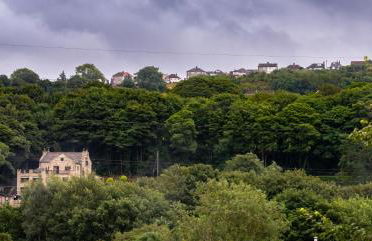 Spacious Cottage with Private Hot Tub - Foto 42