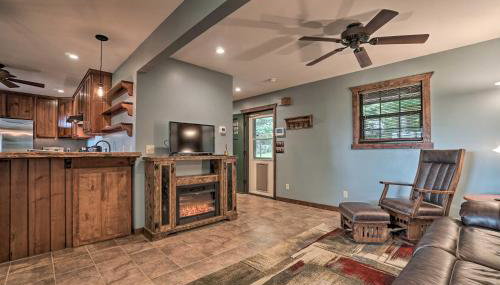 Yellow Mountain Blairsville Cabin with Scenic Deck - Foto 3