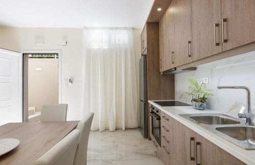 Modern family villa Basilicata Salmostro in Bali w/ Pool & BBQ Area - Foto 23