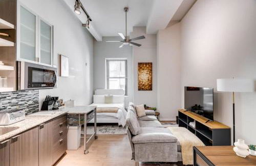 CBDOTR 24-7 Gym Pool Rooftop Steps to Stadiums - Foto 13