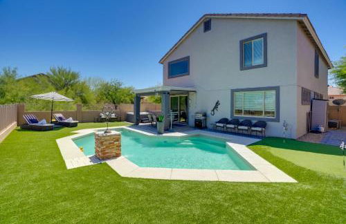 half Mi to Lake Family Home with Hot Tub in Goodyear - Foto 1