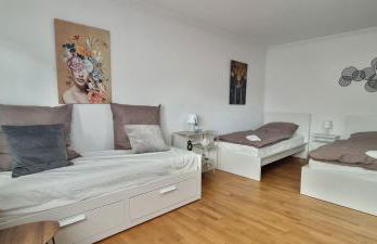 Casaba Suite 2-150qm-4 Rooms-Free Private Parking-House with garden - Foto 8