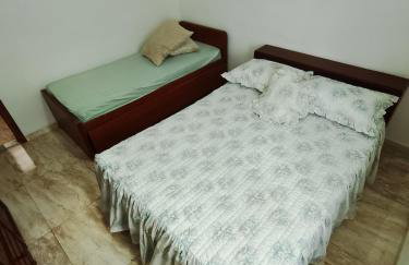 Two-story home with solar-heated pool and 4 bedrooms - Foto 19