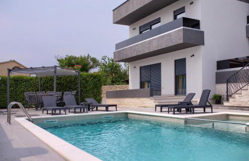 Luksuzni Apartmani Asi s bazenom - Foto 1