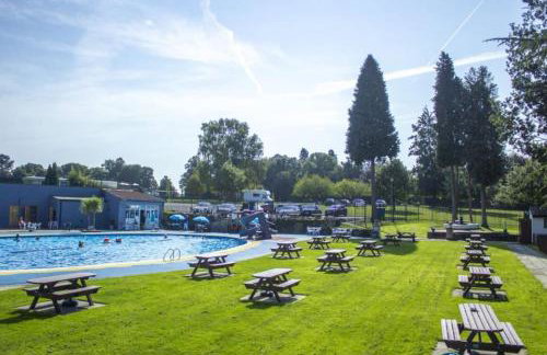 Lakes and woodlands hiking Overstone Holiday Park - Foto 97