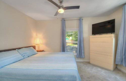 Beach Lovin/sleeps 10/2 blocks to beach/pets ok - Foto 18