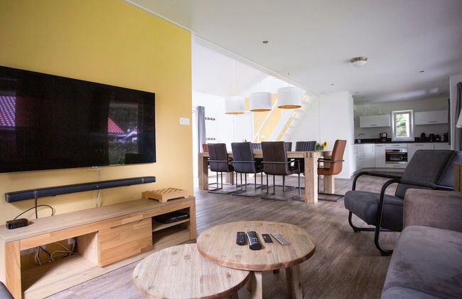 Beautiful House With Covered Terrace in Rhenen - Photo 10