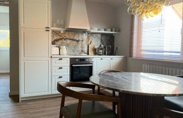 Art and Elegance, Family Friendly 2Bedroom Apartment near Frankfurt Airport, Free Parking - Foto 14