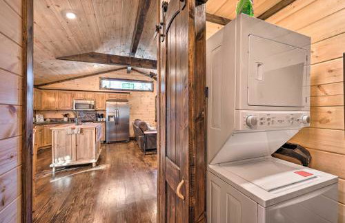 Updated Cabin with Fire Pit 2 Mi to UTV and Hike - Foto 13