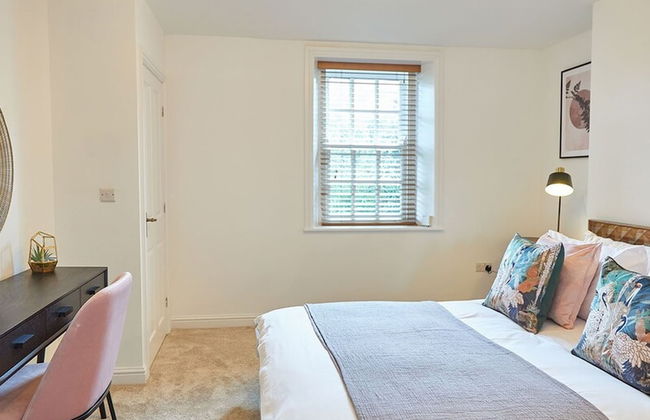 Host Stay Dunsley Chapel - Photo 9