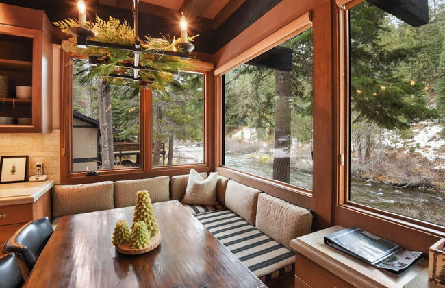 Joy on the River Stunning Waterfront Home for 10 - Foto 41