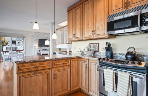 Waterfront Getaway - Dock UR Boat & Walk to Beach - Foto 3