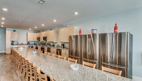 Together Resorts Cherry Grove Resort at 5401 A N Ocean Blvd - Foto 1