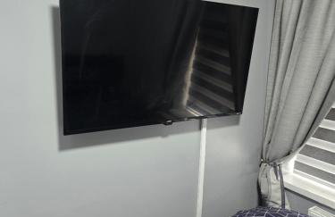 Manchester - House - Sleeps 6 - Parking - Garden - Foto 15