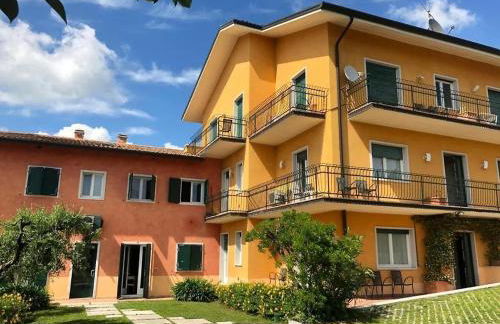 Nice apartments lake view & free parking - Photo 25