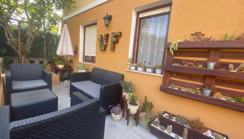 Bajo con terraza a 5 min de la playa (3 hab-6 per) - Foto 1