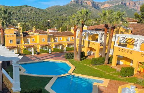 Nice 4 Person apartment residence La Sella Golf Resort Marriott Denia - Foto 1