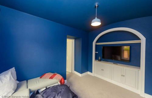 Marine House - Photo 25