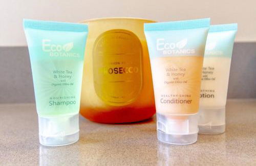 The Ultimate Double Rooftop Deck with Skyline Views - Foto 34