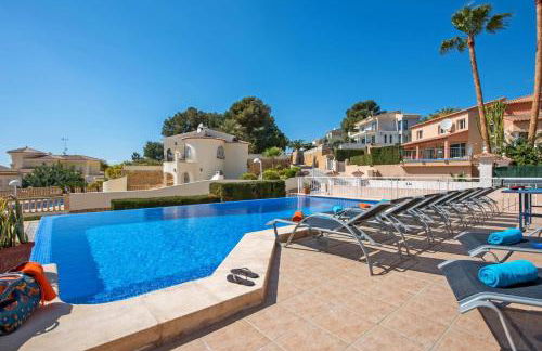 Villa Angela Flores by Villa Plus - Photo 10