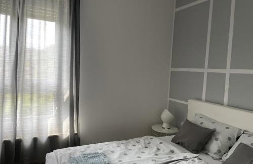 Modern & Charming - Free Private Parking - Foto 17