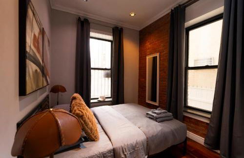 Elegant Central Park Suite - 4 Bedroom Self Check-In - Photo 23