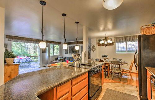 Hot Tub and Fireplace Peaceful Anderson Island Home - Foto 8