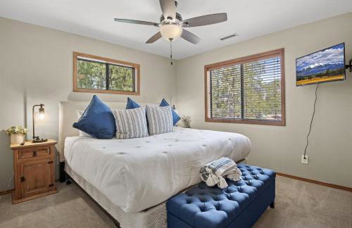 2 Living Rooms Fires Quick Drive Downtown - Foto 34