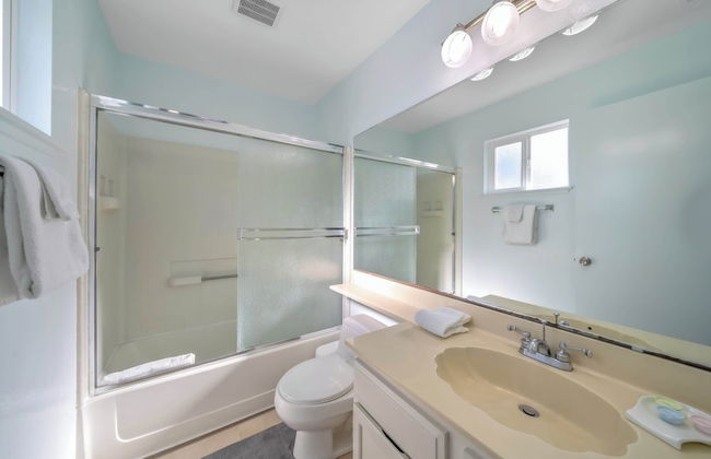 Succulents & Seashells Coastal Paradise by Beach - Foto 15