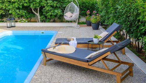 Villa Bellezza - Photo 4, Garden, sunbed, Garden view, towels