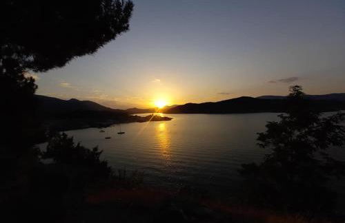 GREDOS RURALRUT cerca del CASTAÑAR de El Tiemblo, Reserva Natural VALLE DE IRUELAS, alojamiento acogedor con cabina hidromasaje, chimenea eléctrica, calefacción, wifi, cocina - Photo 62