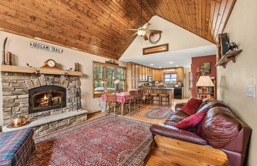 Family-Friendly 5BR House by the Lake - Foto 37